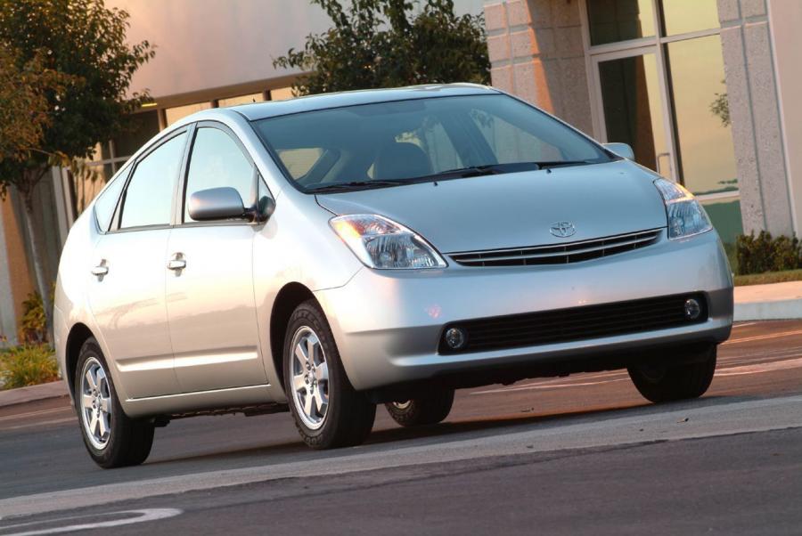  Toyota Prius 2004 года  (фото 26 из 48)